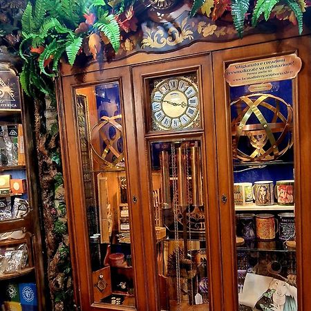 La Casa Di Strega Euphoria - Casa Vacanza Tra Arte E Magia Viterbe Extérieur photo